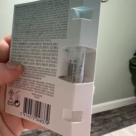 Fragrance Sample Bundle - Picture 10 of 14